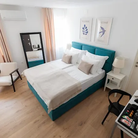 Barbara Ii - Luxury With Balcony Guest house *
