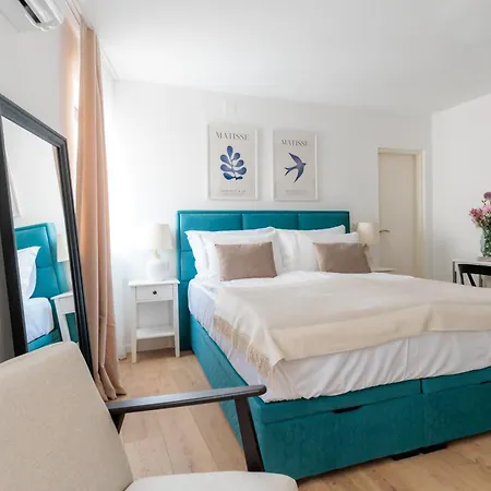 Barbara Ii - Luxury With Balcony ゲストハウス 3*