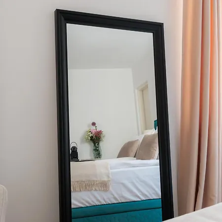 Barbara Ii - Luxury With Balcony *