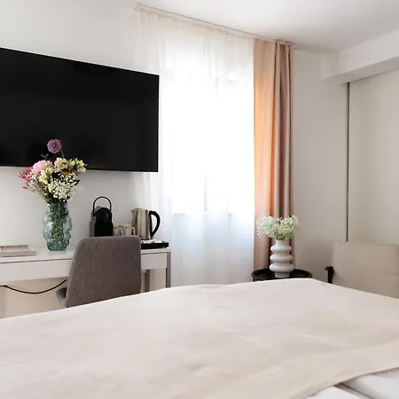 Barbara Ii - Luxury With Balcony