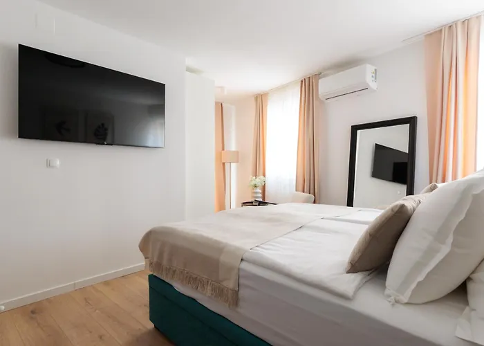 Barbara Ii - Luxury With Balcony ゲストハウス