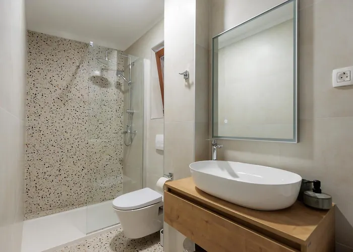 ゲストハウス Barbara Ii - Luxury With Balcony 3*