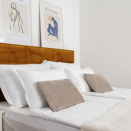 Barbara Ii - Luxury With Balcony Pensión 3*