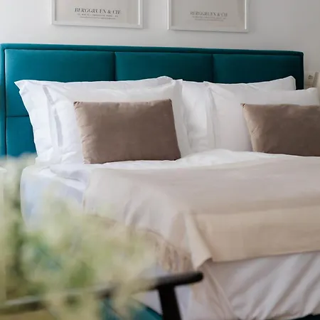 Barbara Ii - Luxury With Balcony 3*